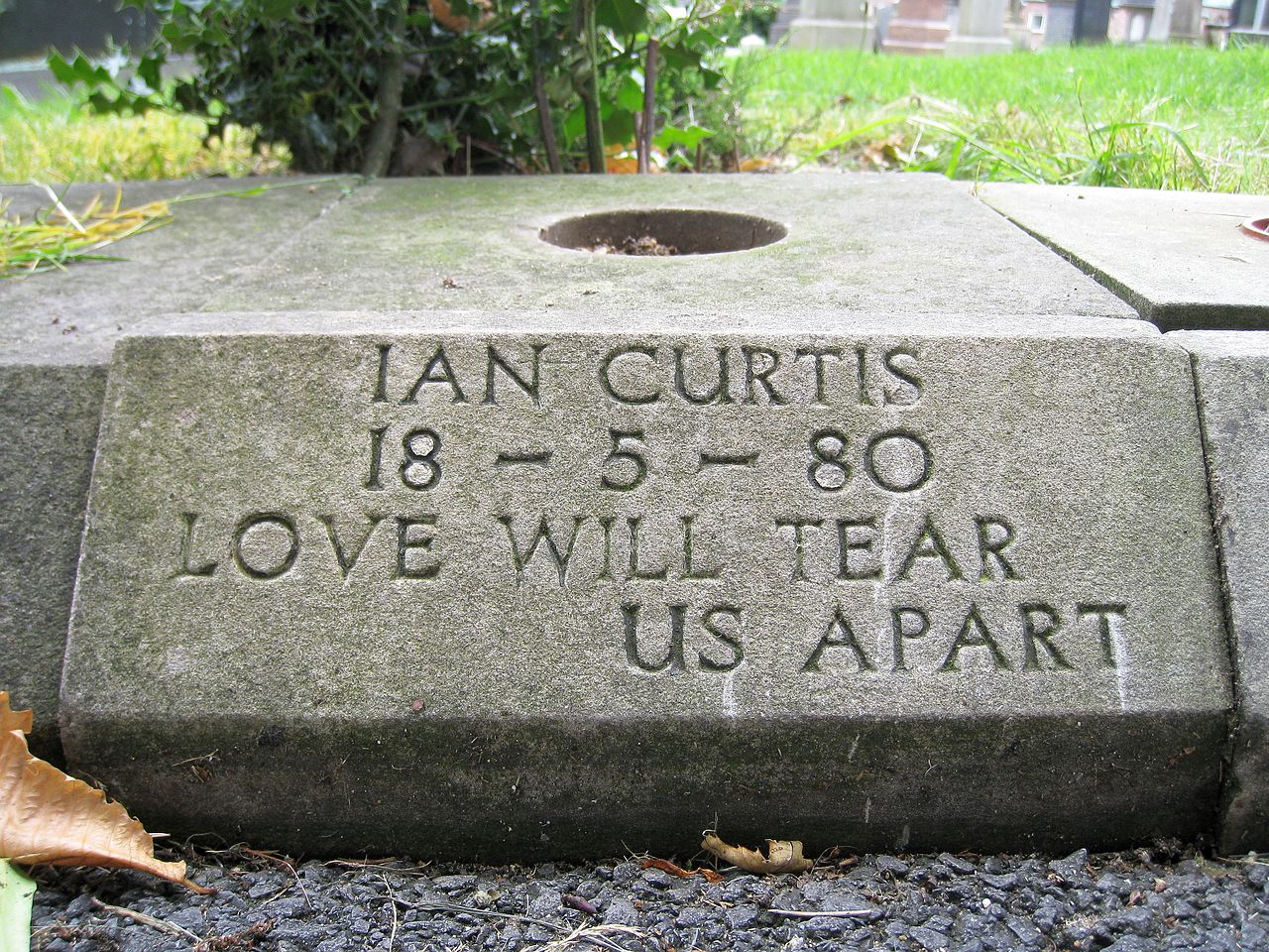 Ian Curtis' headstone - Fonts In Use, image size:1280x960