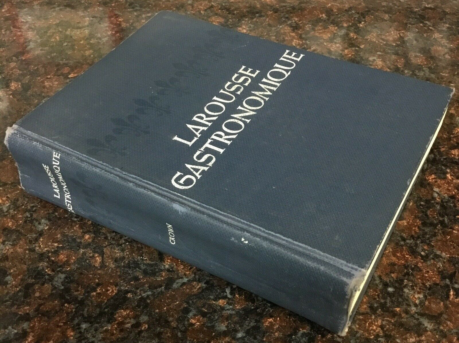 Larousse Gastronomique (Crown) - Fonts In Use